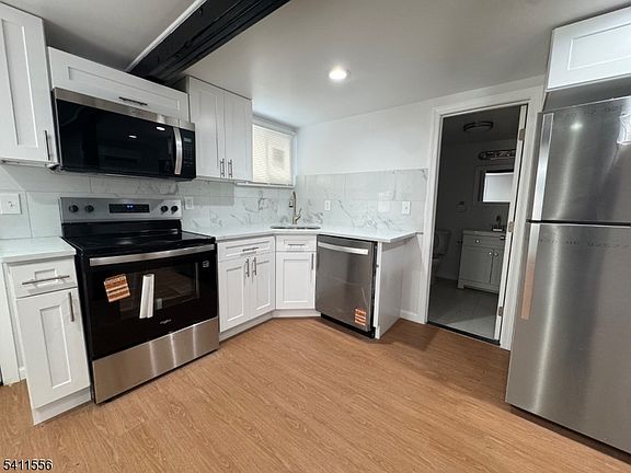 2nd image of 233 Franklin Rd