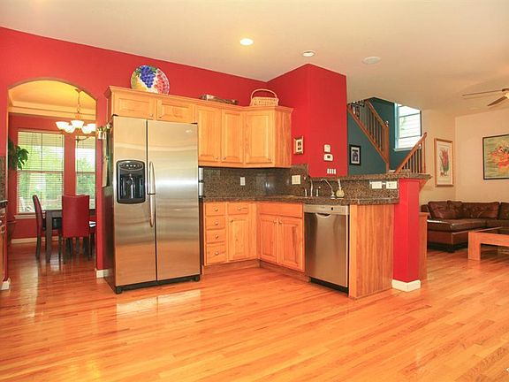 3rd image of 82 Longview Ave