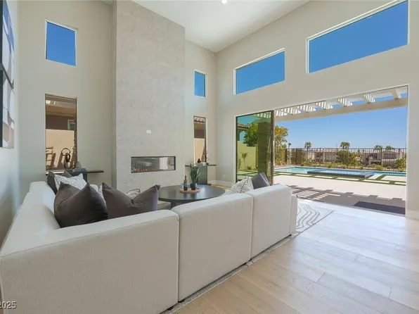 2850 Peaceful Grove St, Las Vegas, NV 89135