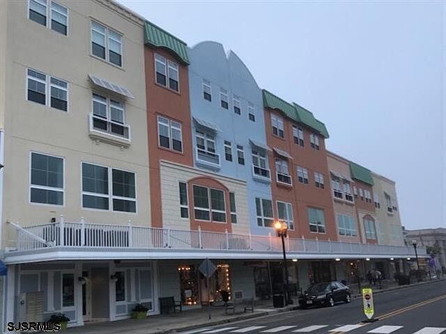 1st image of 810 Asbury Ave #306