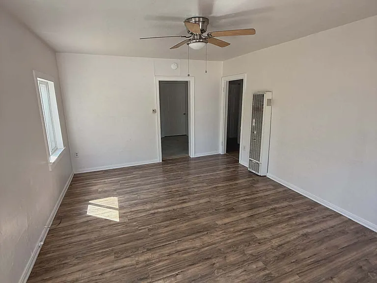 824 E Merced St — Photo 2