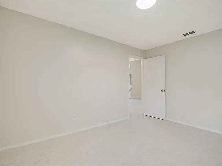 1542 Brook Hollow Dr — Photo 22