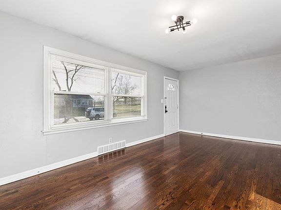4th image of 6144 Floyd St