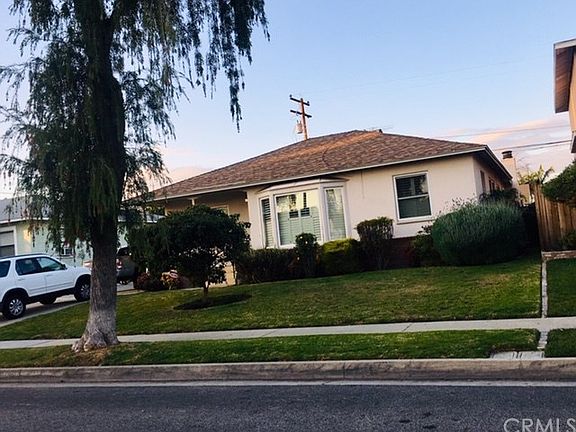 2nd image of 5923 Greentop St