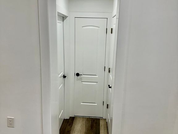5th image of 247 Hamilton Ave Floor 2