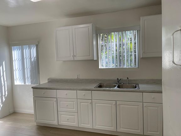 5th image of 5564 Kinston Ave #5564