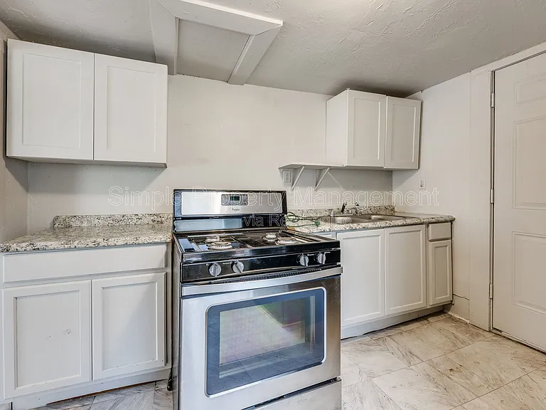 2413 S Youngs Blvd — Photo 7