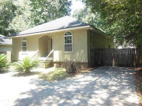 3rd image of 610 Putnam Dr