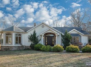 599 Thurnau Dr, River Vale, NJ 07675