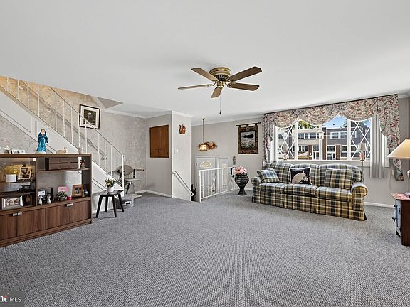 4th image of 4210 Fairdale Rd