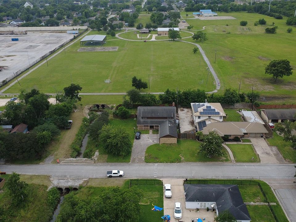1st image of 1609 Leggett Dr