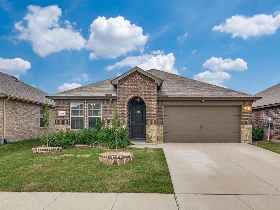 709 Darlington Oak Ave