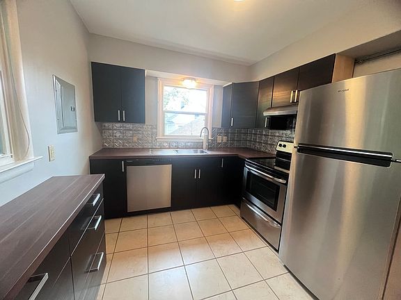 2nd image of 609-609 Lafayette Ave NE #B7cb958d6