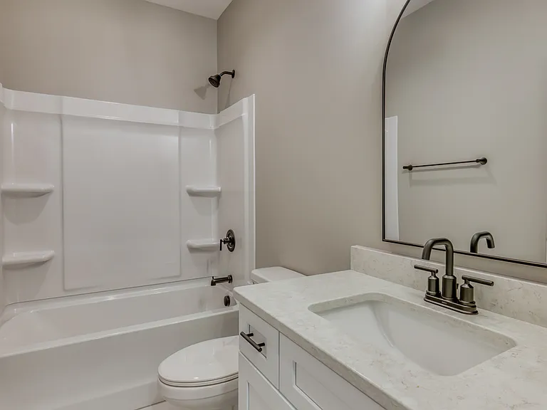 221 Monroe Dr — Photo 3