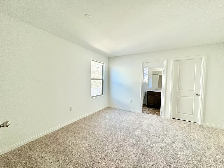 8477 Anthony St — Photo 30