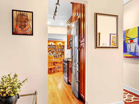 4th image of 166 E 92nd St APT 4E
