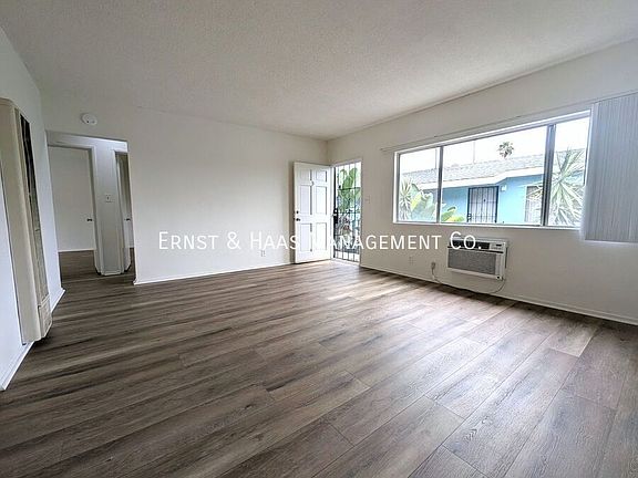 3rd image of 1006 E 32nd St APT D