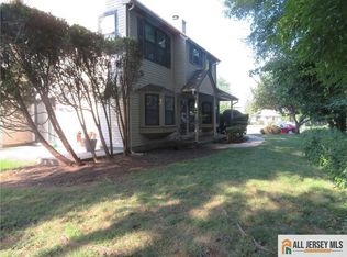 601 Maplecrest Rd, Edison, NJ 08820