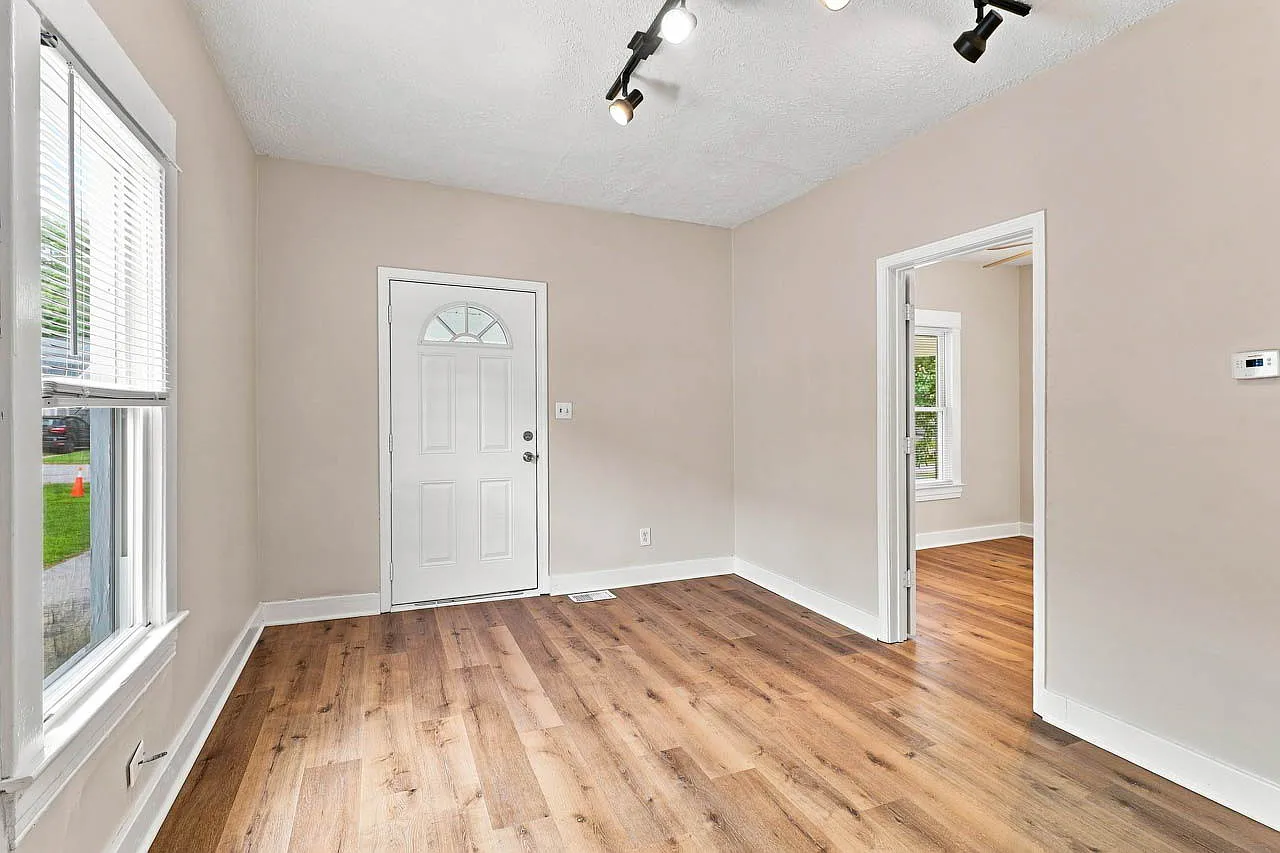 2 bed, 940 sqft, $1,150 — Photo 4
