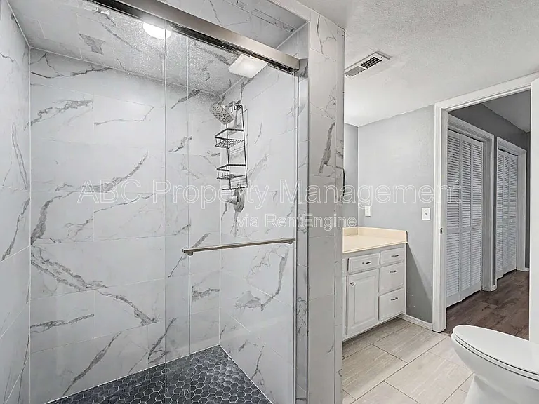 2 William Ln — Photo 18