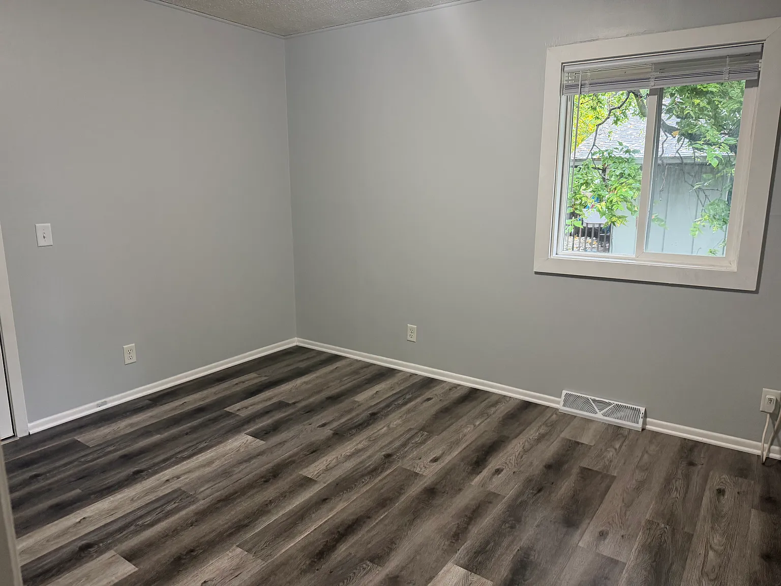3 bed, 1131 sqft, $1,995 — Photo 4