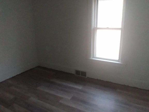 4th image of 58 Pomona Pl #U