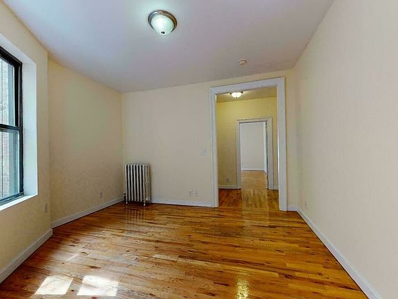 4th image of 682 Academy St APT 22