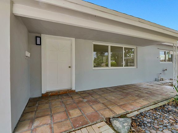 5th image of 1404 SW 1ST Avenue