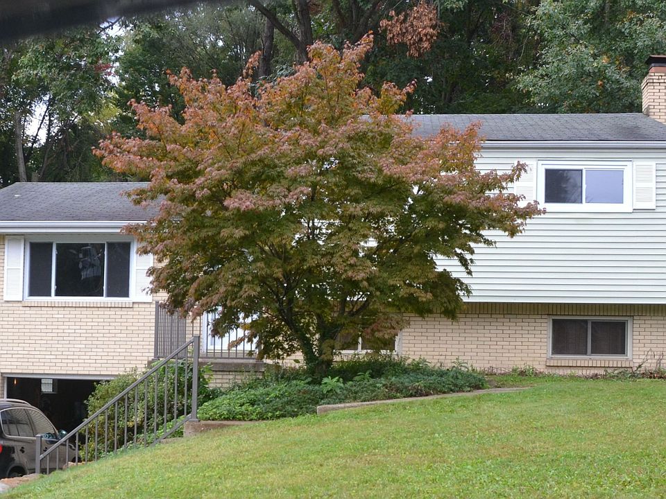 2nd image of 467 Sun Valley Dr