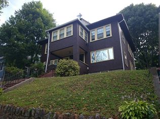 31 Redlands Rd, West Roxbury, MA 02132