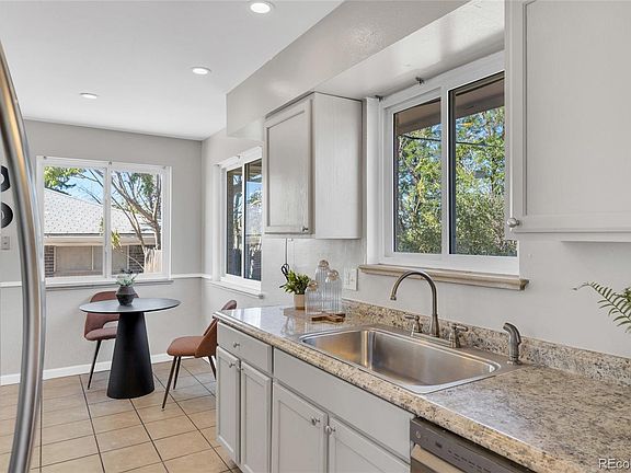 3rd image of 8701 Oakwood Street