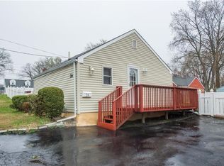 26 Clifton St, Edison, NJ 08817
