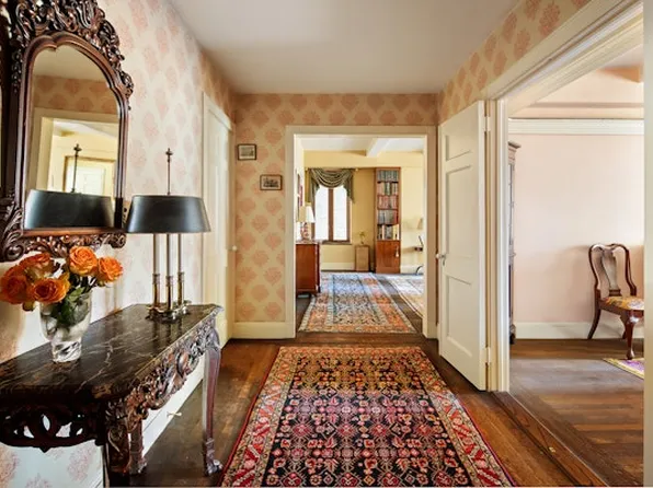 350 East 57th Street image 3 of 12