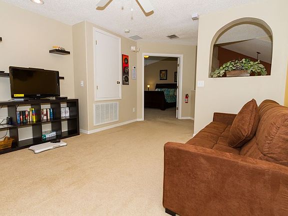 5th image of 535 Sunset View Dr