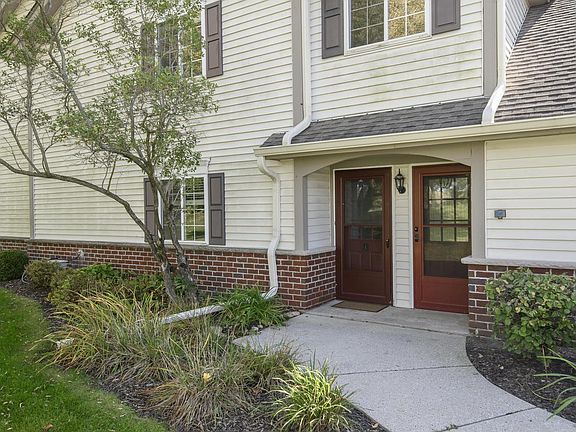 2nd image of 652 Pewaukee ROAD Unit E
