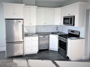 195 Maverick St #427, Boston, MA 02128