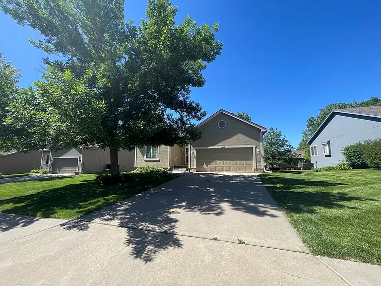 1007 Timberline Dr — Photo 1