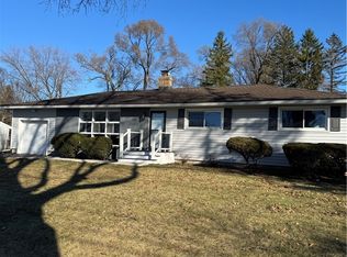 548 Pinnacle Rd, Rochester, NY 14623