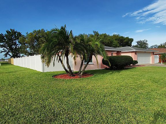 3rd image of 7708 Rosewood Dr