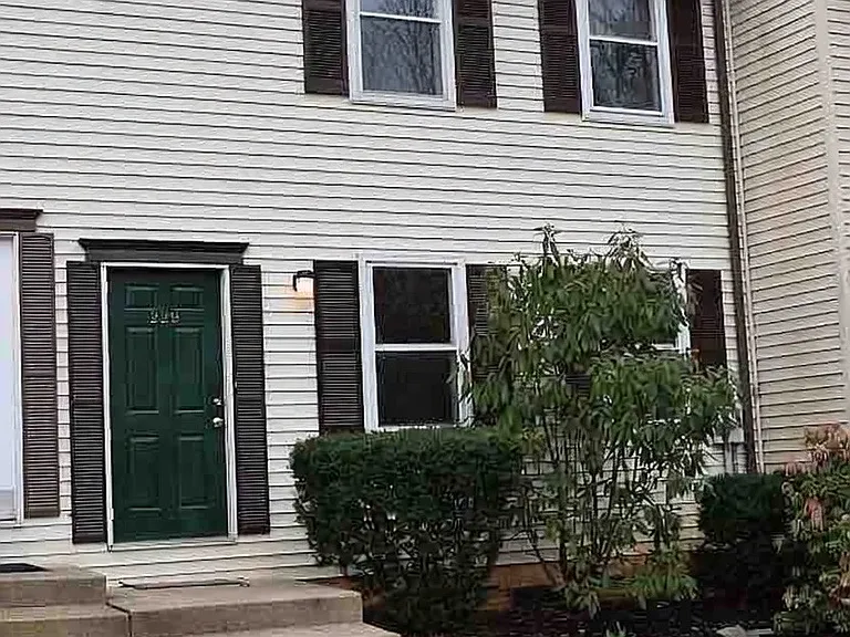 229 Oakwood Ave — Photo 1