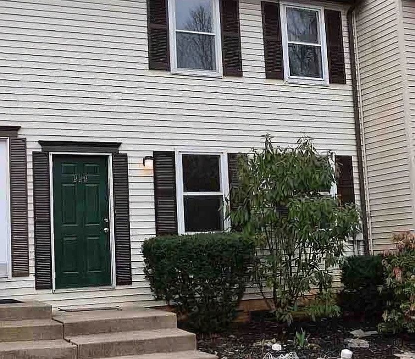 1st image of 229 Oakwood Ave