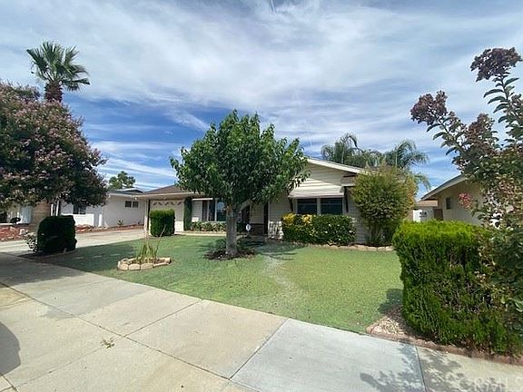 4th image of 530 S Lyon Ave
