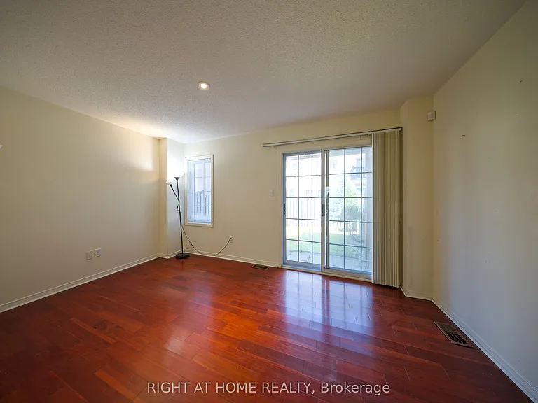 38 Warrington Way — Photo 4