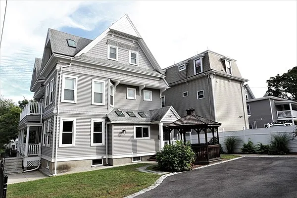 40 Evergreen Ave #1ONE — Photo 15