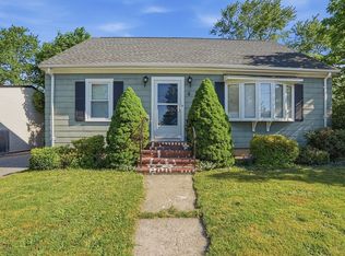 6 Guillotte St, Acushnet, MA 02743