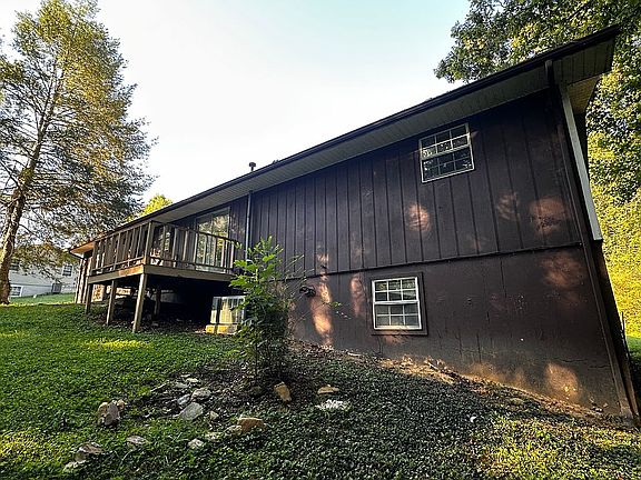 4th image of 148 Mountain View Estates Rd