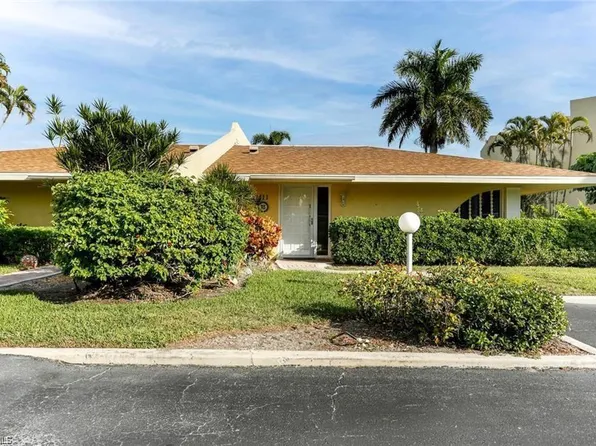 925 Palm View Dr APT 111, Naples, FL 34110