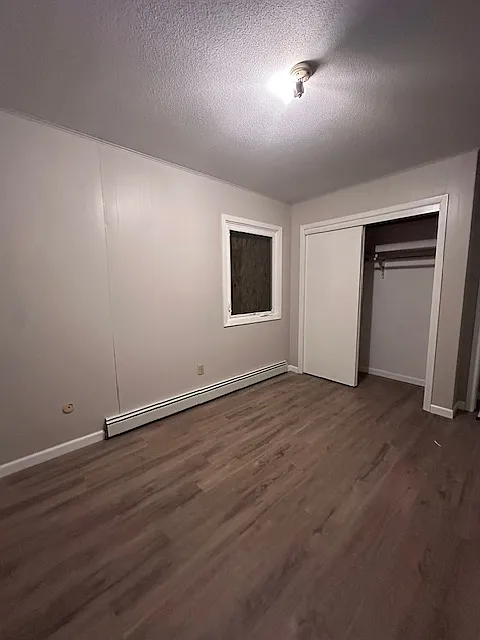 Updated 1 bedroom and 1 bathroom Apartment — Photo 3