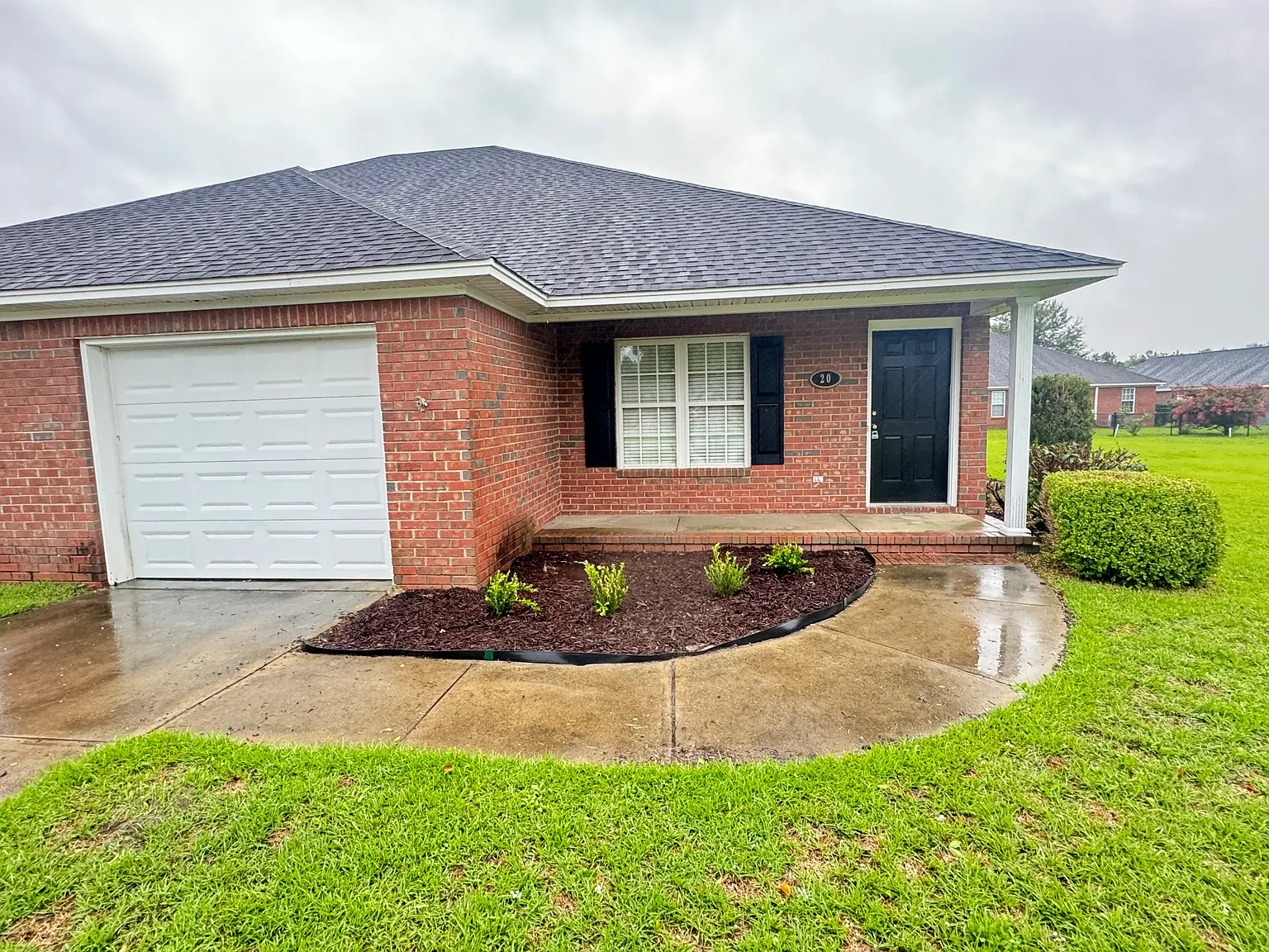 3 bed, 1206 sqft, $1,450 — Photo 1
