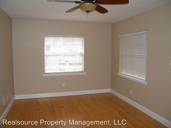 2nd image of 1518 E Washington St